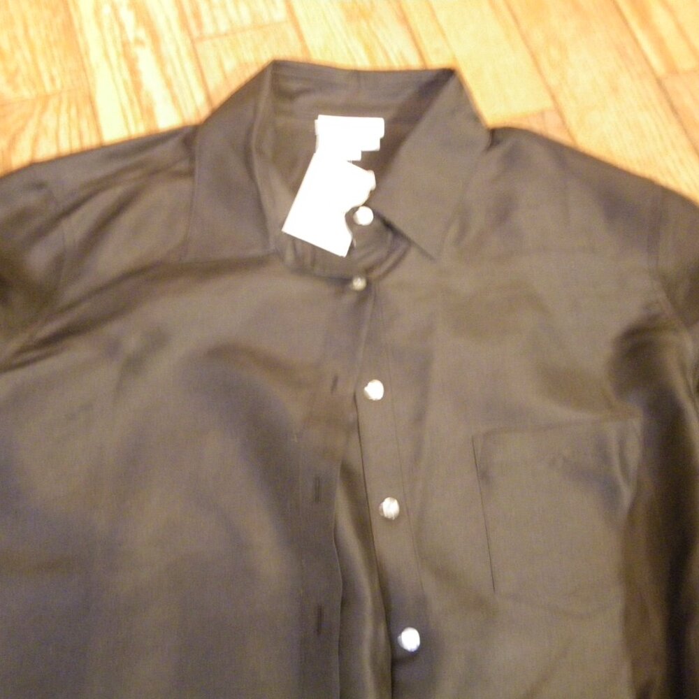 Women’s 100% Silk Button Down Blouse - Picture 2 of 3